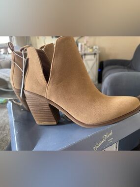 Universal Thread Tan Suede Cutout Ankle Booties